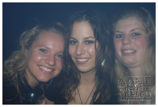 club_chu_chu_opening_nov2010-004