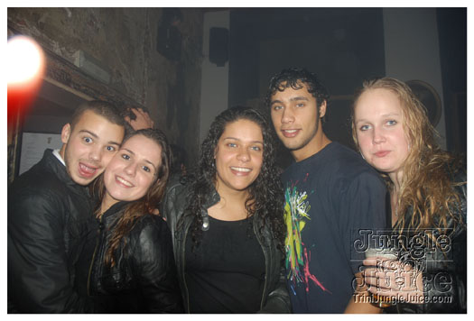 club_chu_chu_opening_nov2010-017