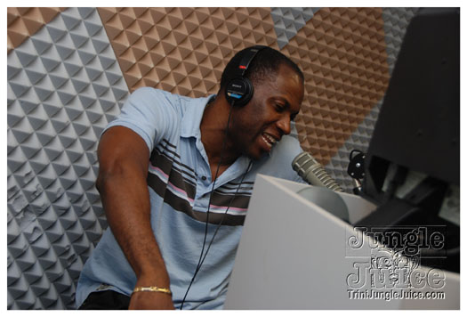 03_radio_cayman-009