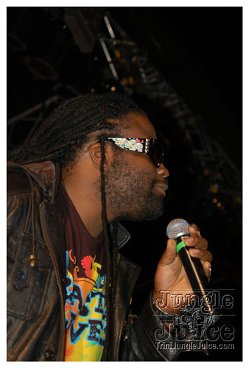 i_am_legend_3_apr3-096