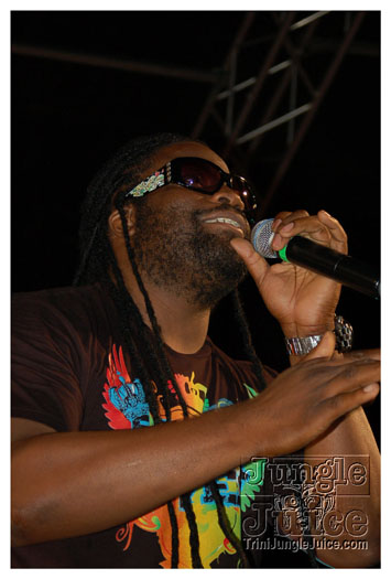 i_am_legend_3_apr3-097