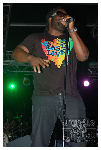 i_am_legend_3_apr3-103