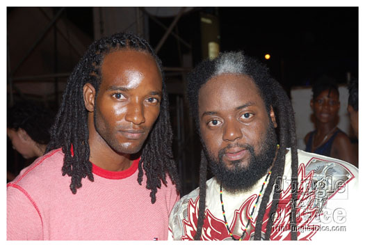 i_am_legend_3_apr3-121