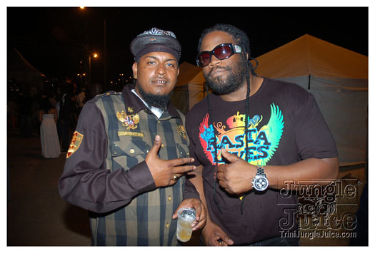 i_am_legend_3_apr3-124