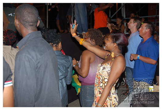 i_am_legend_3_apr3-191