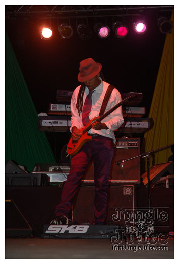 i_am_legend_3_apr3-196