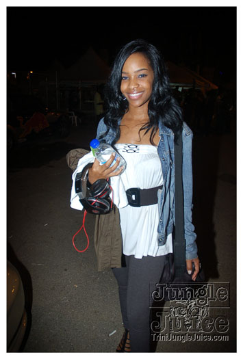 i_am_legend_3_apr3-200