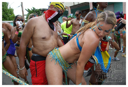 kadooment_day_2010_pt1-200