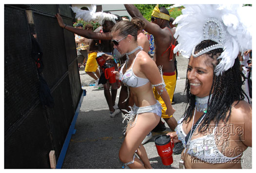 kadooment_day_2010_pt1-231