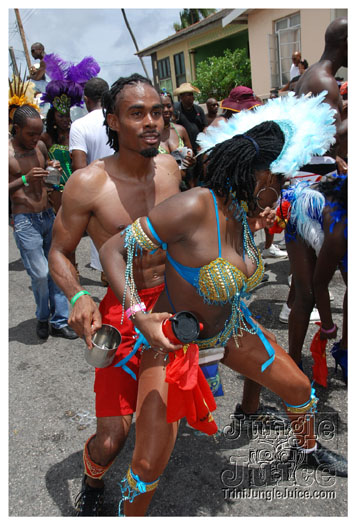 kadooment_day_2010_pt1-247