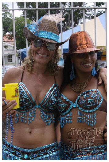 kadooment_day_2010_pt2-194