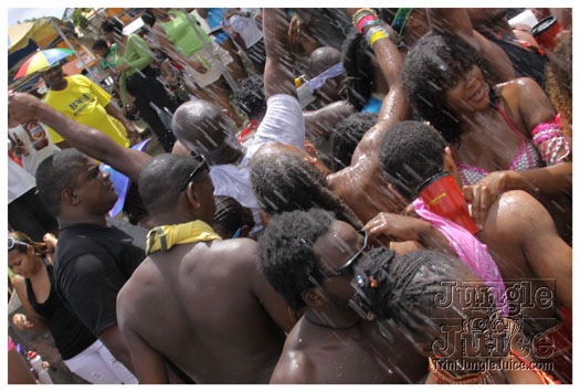 kadooment_day_2010_pt2-216