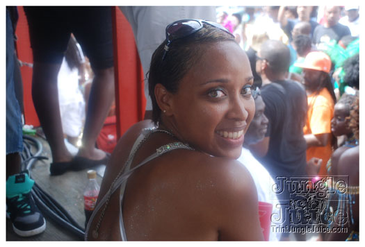 kadooment_day_2010_pt3-193