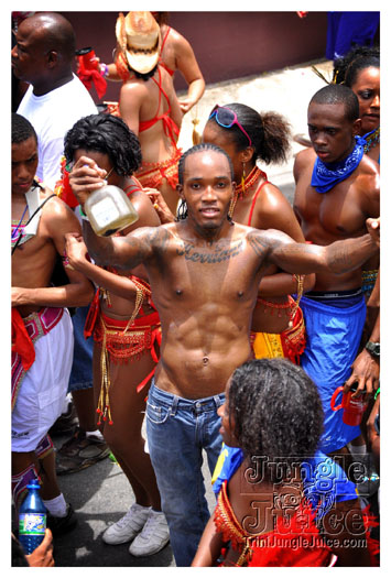 kadooment_day_2010_pt4-129