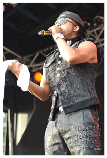 machel_six_flags_2010-151