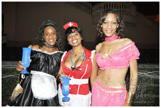 mask_halloween_2010-169