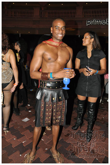 mask_halloween_2010-223