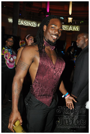 mask_halloween_2010-242