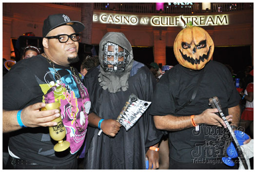 mask_halloween_2010-245