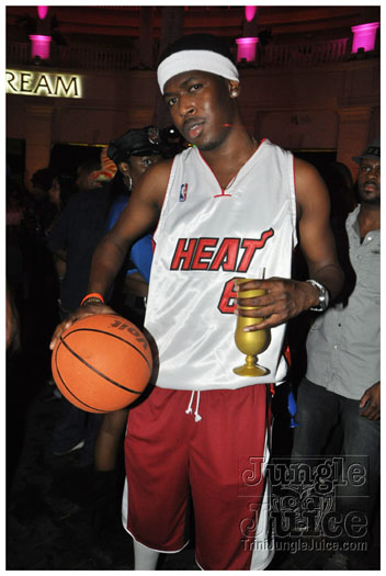 mask_halloween_2010-246