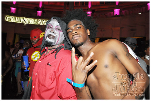 mask_halloween_2010-247