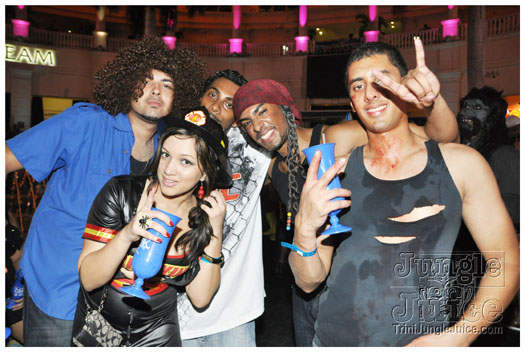 mask_halloween_2010-286