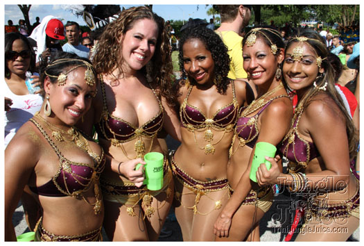 miami_cval_parade_2010_pt3-248