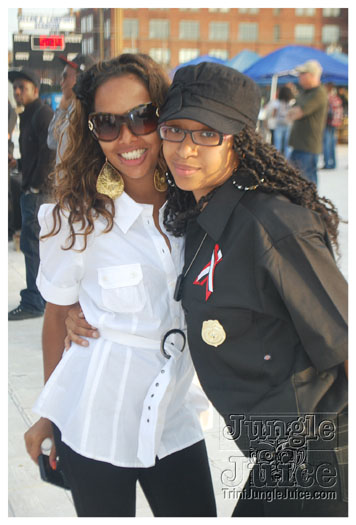 pan_alive_2010-008