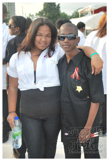 pan_alive_2010-012