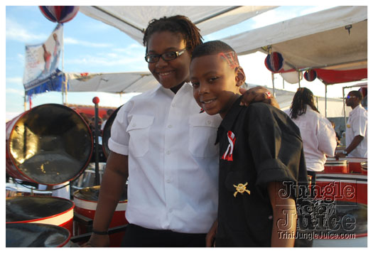 pan_alive_2010-023