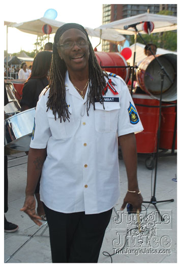 pan_alive_2010-029