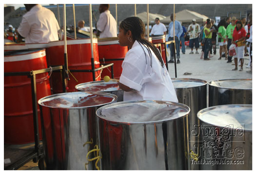 pan_alive_2010-033