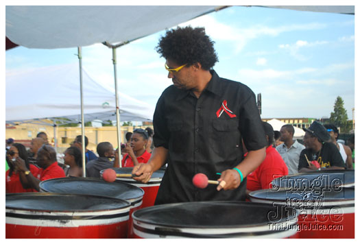 pan_alive_2010-040