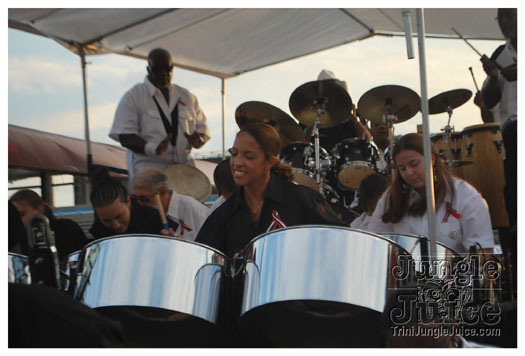 pan_alive_2010-071