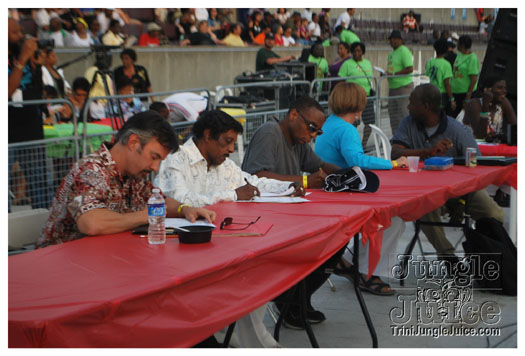 pan_alive_2010-079