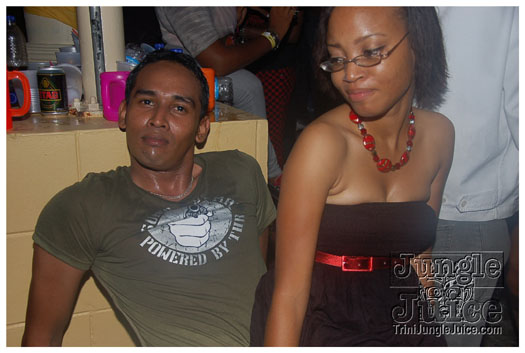 unfaithful_2010-053