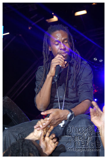 uwi_splash_2010-150