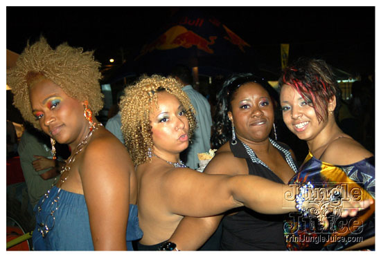 uwi_splash_2010-158
