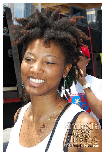 atl_carnival_parade_2011_part1-077