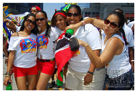 atl_carnival_parade_2011_part1-083