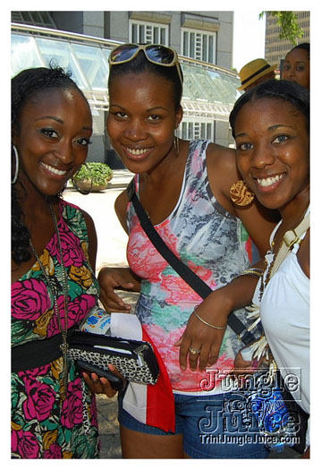 atl_carnival_parade_2011_part1-111