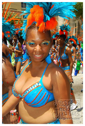 atl_carnival_parade_2011_part1-113