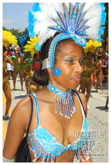 atl_carnival_parade_2011_part1-151