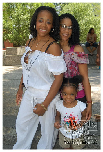 atl_carnival_parade_2011_part1-161