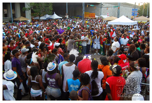 atl_carnival_parade_2011_part1-254
