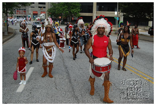 atl_carnival_parade_2011_part2-110
