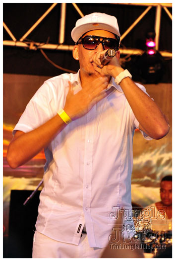 glow_2011-023