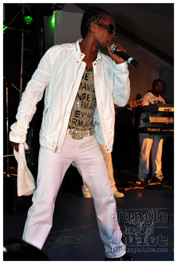 glow_2011-024