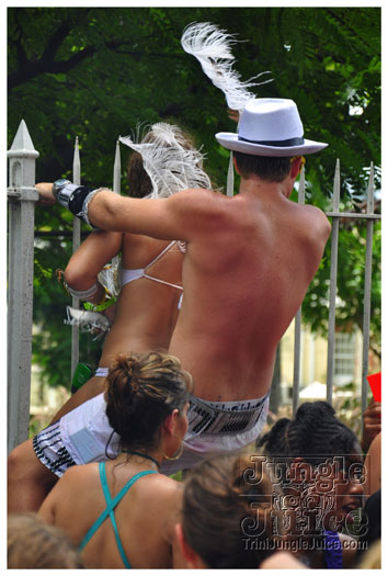 kadooment_day_2011_pt2-067