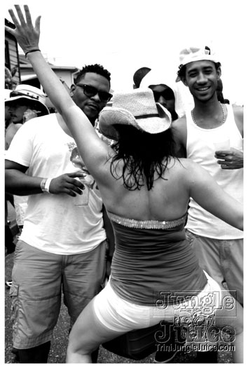 kadooment_day_2011_pt2-082